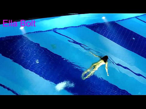 ❤️ Ùn possu micca piantà di fighjulà, ghjovana bionda catturata nuda in piscina ELLA BOLT ❤️❌ Cazzo à porn co.pinkporno.ru ❌